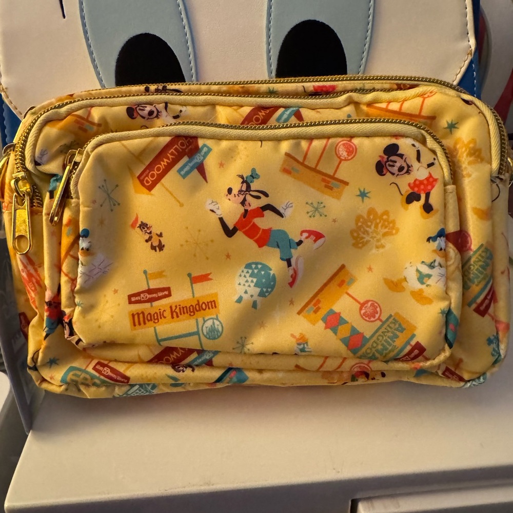 Disney Parks 2024 Mickey Mouse Play in the Park Convertible Crossbody / Belt Bag